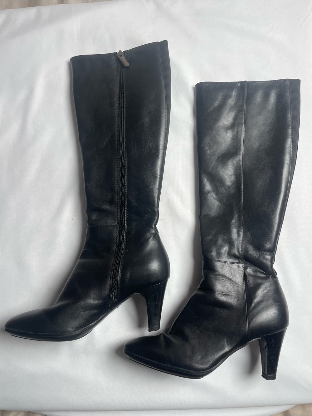 Aquatalia Black Leather Knee-High Zip Stiletto Boots made in Italy